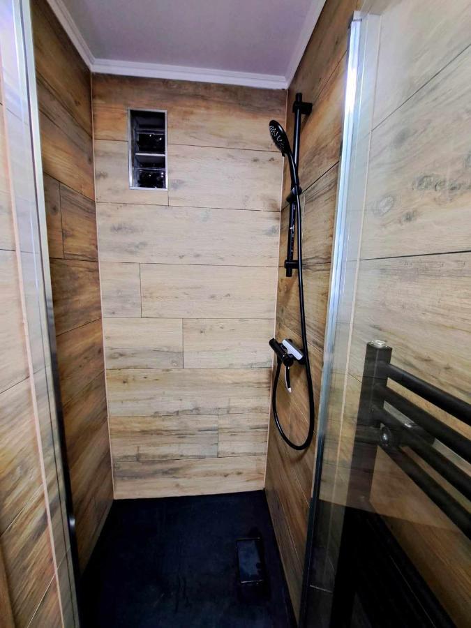 Petite Chambre Dans Une Jolie Colocation Lieja Exterior foto